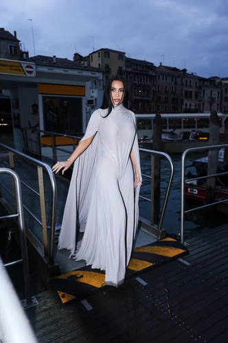 Ким Кардашьян по пути на The DVF Awards