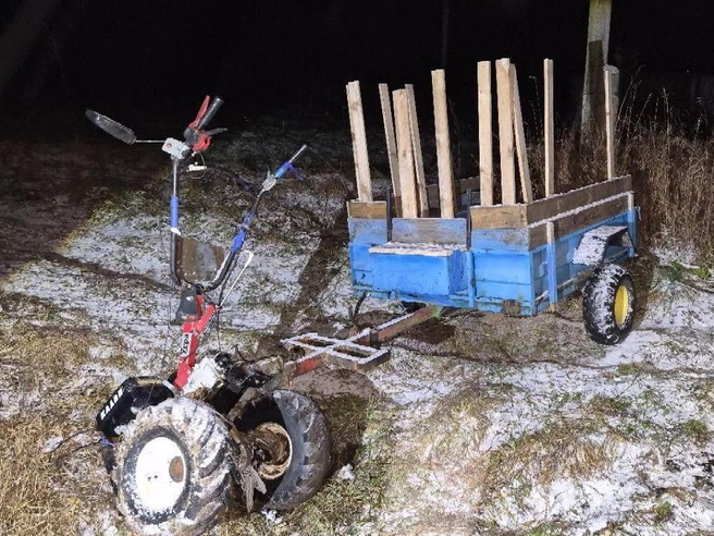 Мотобуксировщик, на котором ехал парень  | Источник: Прокуратура Архангельской области и НАО