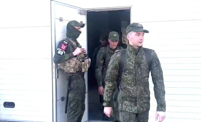 «Она искала и ждала его возвращения»: 20-летнего парня из Миасса вернули из плена ВСУ | Источник: Минобороны России