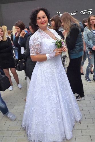 Свадебное платье спустя годы: 20 девушек, примеривших наряд снова