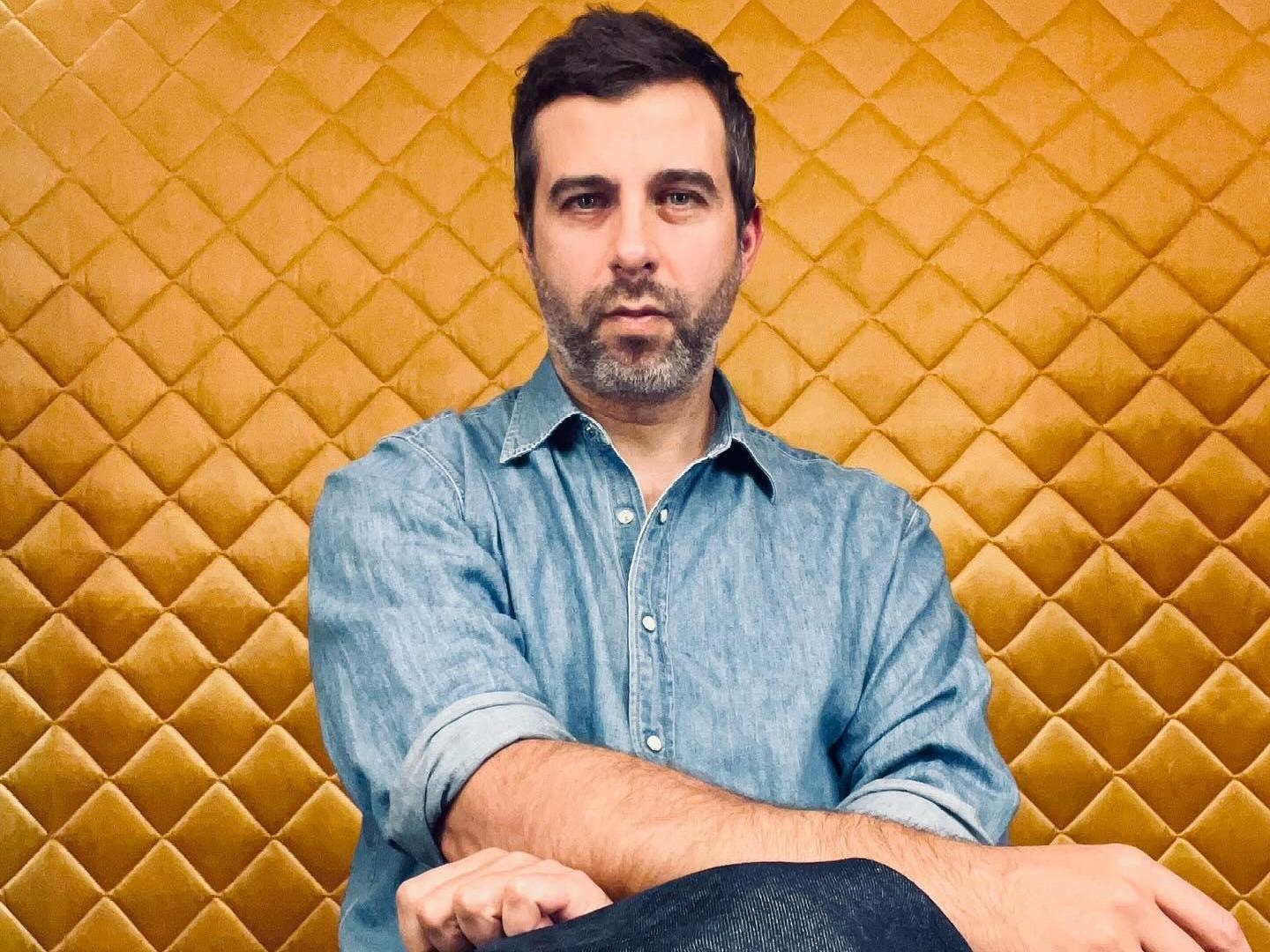 Иван Ургант расплакался на прощании с Игорем Золотовицким: Он всегда нас спасал