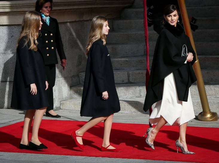 София, Леонор и королева Летиция на открытии парламента, 3 февраля 2020