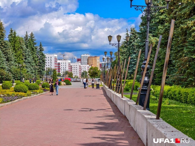 Вся площадь будет огорожена уже очень скоро | Источник: Булат Салихов / UFA1.RU