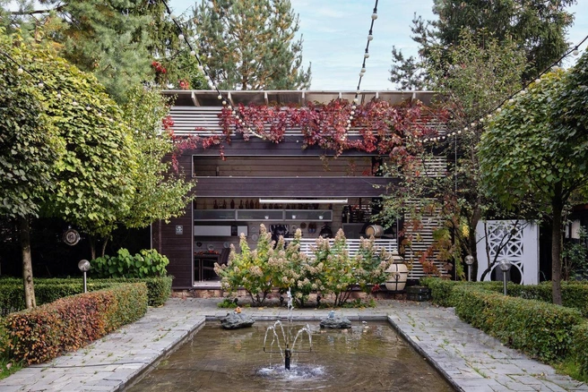 Во дворе&nbsp;— фонтанчик | Источник: ЦИАН