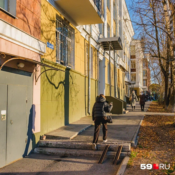 Соседи в этом доме не слышат друг друга&nbsp;— среди толстых стен живут интеллигентные люди | Источник: Тимофей Калмаков / 59.RU