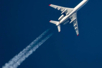 Над Волгоградом сфотографировали редкий самолёт Ту-154