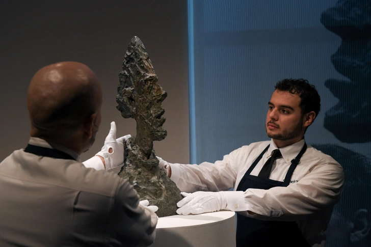 Это провал: на Sotheby's не нашлось желающих купить «Большую тонкую голову» за $70 млн | Источник: Efren Landaos via Legion Media