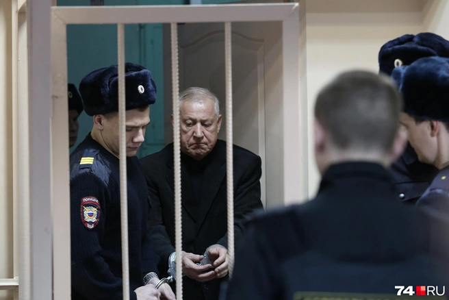 Экс-глава Челябинска признал вину и просил о домашнем аресте, но всё равно оказался за решёткой | Источник: Илья Бархатов