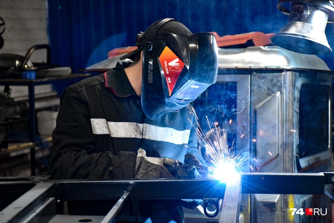 Сварка рамы и кузова делается в цеху Ecoget на улице Артиллерийской | Источник: Артем Краснов