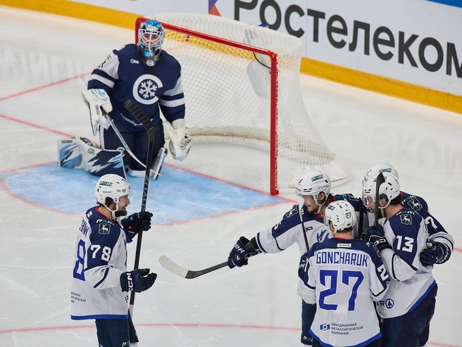 Однако гости смогли отыграться — 3:3. | Источник: Александр Ощепков / NGS.RU