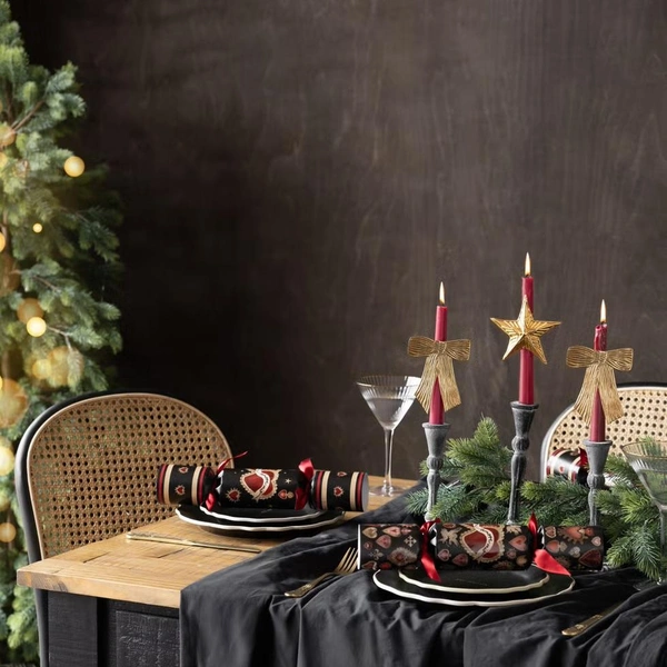 Источник: Rockett St George