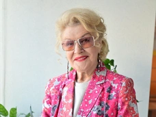 88-летняя Светлана Дружинина госпитализирована для противоопухолевой терапии