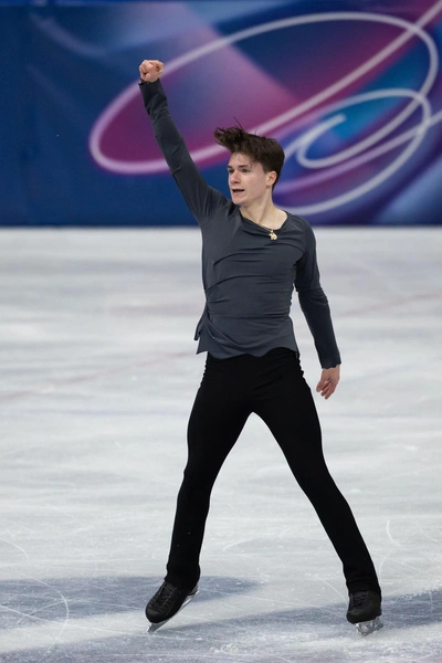 Максим Наумов | www.starhit.ru