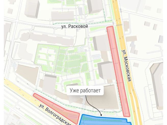 <p>Синим выделен участок, где уже обустроили платную стоянку, красным — платные зоны, которые появятся в перспективе</p> | Источник: Филипп Сапегин / E1.RU