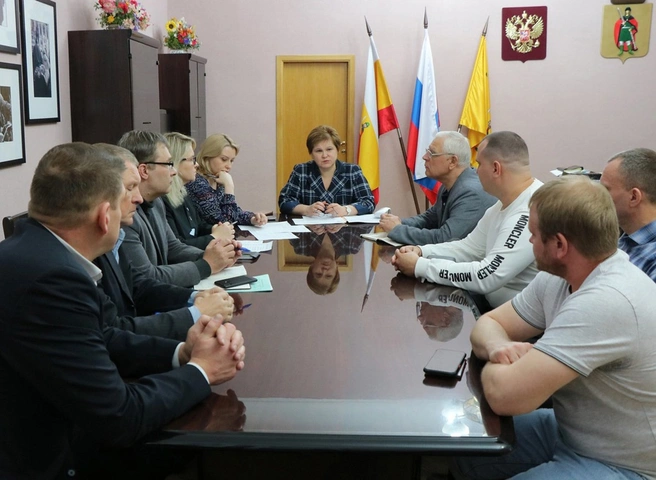 Сорокина провела встречу с подрядчиками по капремонту семи рязанских школ | ya62.ru