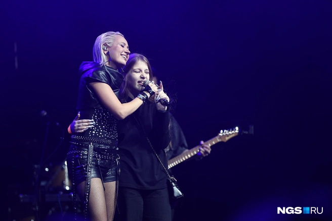 Соня спела вместе с Клавой Кокой | Источник: Александр Ощепков / NGS.RU