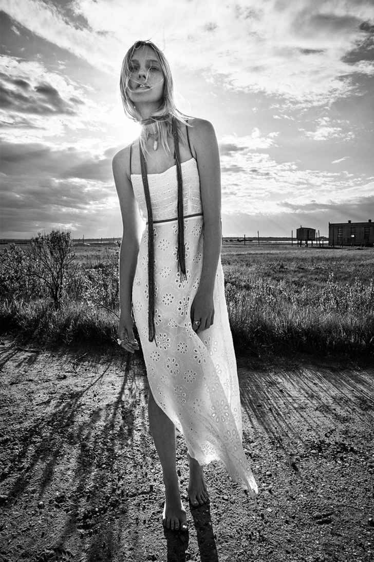 Российская супермодель Саша Пивоварова в чарующей белоснежной рекламной кампании Zara