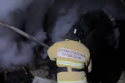 Человек погиб при ночном пожаре в Сочи