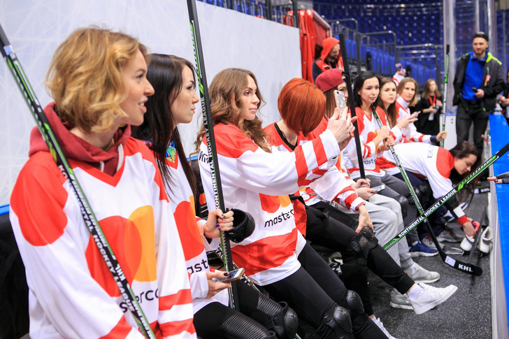 Настоящий хоккей: чему девушки могут научиться у брутального вида спорта