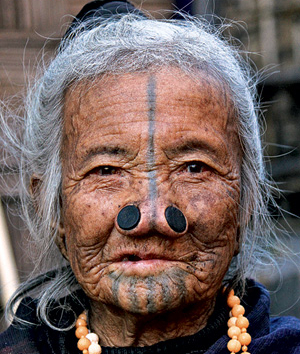Почему женщины племени апатани уродовали свою внешность: личная история