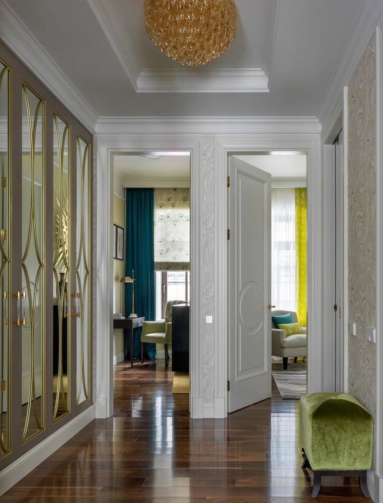 Квартира 101 м² в Москве. Проект Виктории Власовой. Вид из холла на кабинет и гостевую спальню. | mcmaison.ru