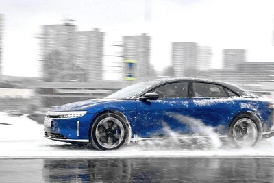 American Sports Sedans Go on Sale in Russia at Shocking Prices