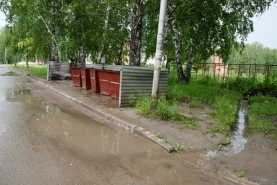 Почему после вывоза мусора в Новосибирске появляются лужи