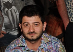Михаил Галустян признался, что супруга с ним не церемонится