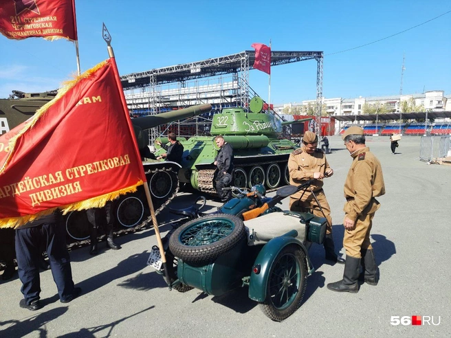 Военная техника и вид на площадь | Источник: Анастасия Баринова / 56.RU