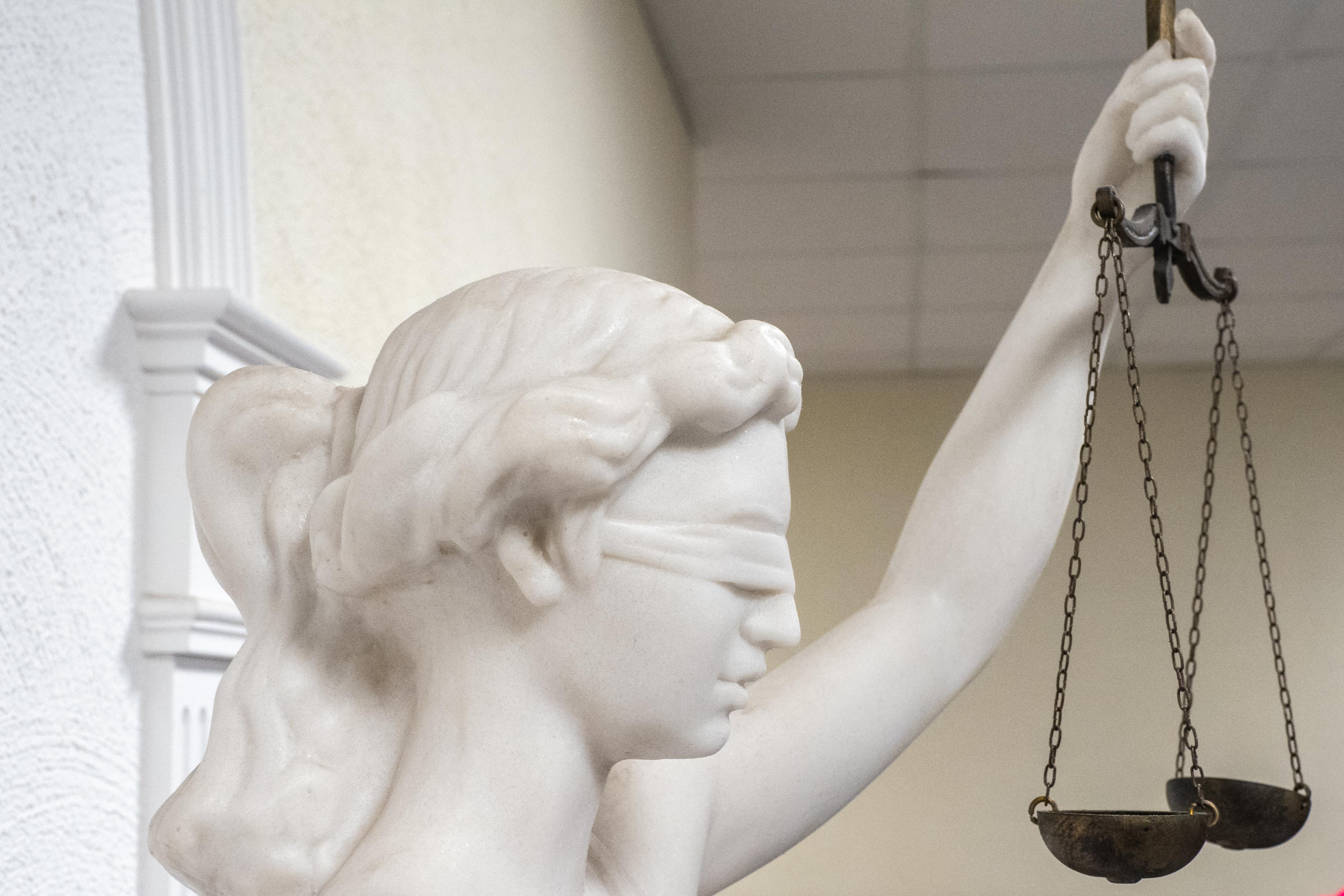 В Москве заочно приговорили к лишению свободы прокурора и судей МУС