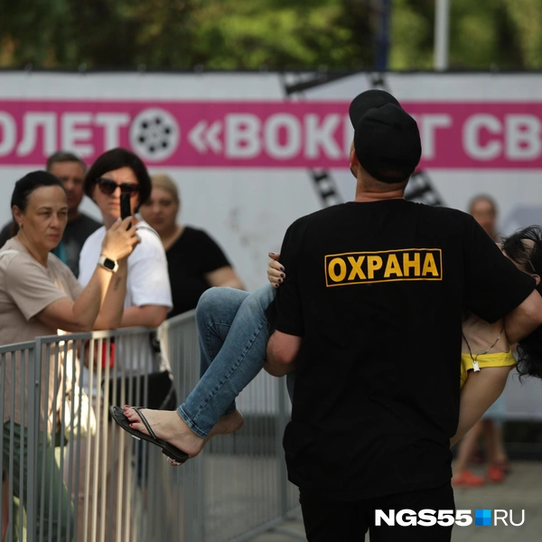 На помощь пришла охрана | Источник: Евгений Софийчук / NGS55.RU