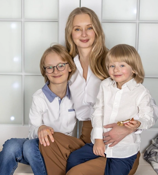 Марина Коташенко с детьми | Источник: Соцсети