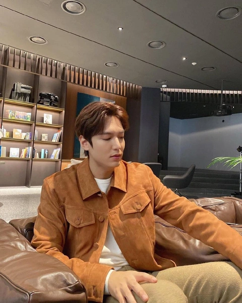 Источник: @actorleeminho