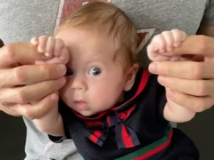Энрике Иглесиас опубликовал видео с 2-месячной дочкой