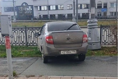 В Екатеринбурге брошенная Lada напугала горожан