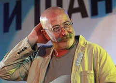Александр Розенбаум восстанавливается после перелома ребер