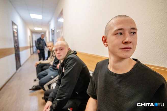 «Вот он я, привет, войска». Как проходит осенний призыв в Забайкалье | Источник: Олег Федоров / CHITA.RU