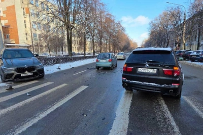 Водитель BMW X6 в ДТП с пешеходами в Воронеже