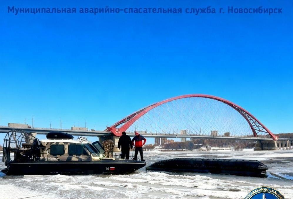 Аэролодка перевернулась на Оби — три человека едва не погибли