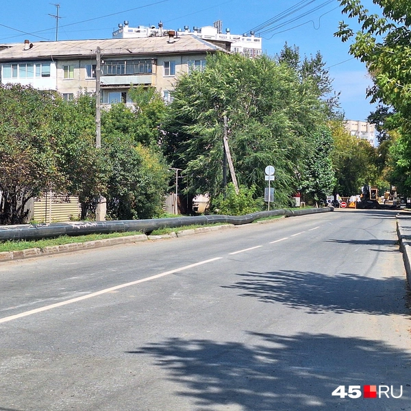 Временная труба протянулась до улицы Зорге | Источник: Александр Лисихин / 45.RU