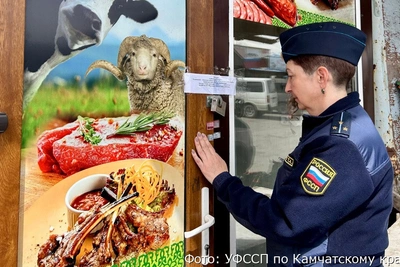 Плесень и просрочка: в Петропавловске закрыли торговый павильон «Мясо халяль»