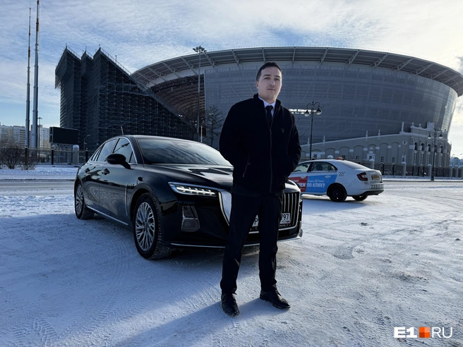 До работы в тарифе «Премьер» Алишер возил пассажиров в «Экономе» | Источник: Кирилл Кушнов / E1.RU