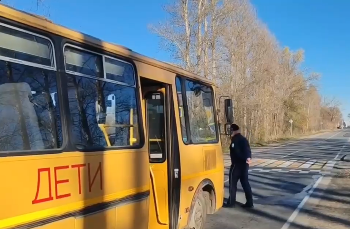 Школьный автобус сбил подростка под Ярославлем