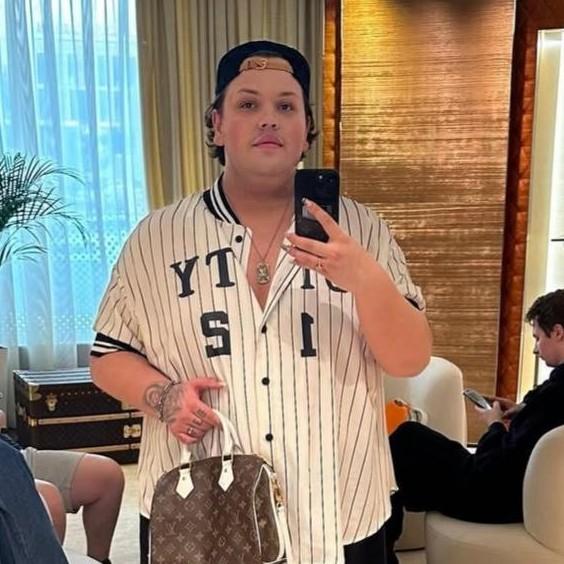 Игорь Синяк не может прийти в себя после ограбления в Париже: «Мне угрожали ножами, украли мои сумки и украшения»