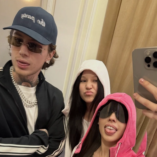 инстасамка, инстасамка песни, инстасамка 2025, инстасамка фото, сколько лет инстасамке, про инстасамку, instasamka, стиль инстасамки | Источник: Социальные сети