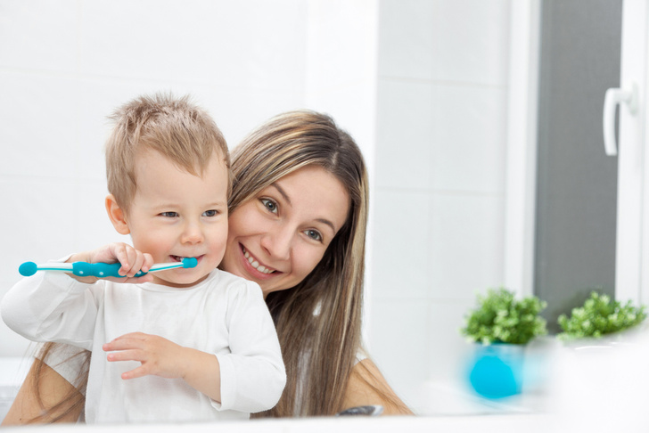Мультики и поющие щетки: 5 способов приучить малыша чистить зубы