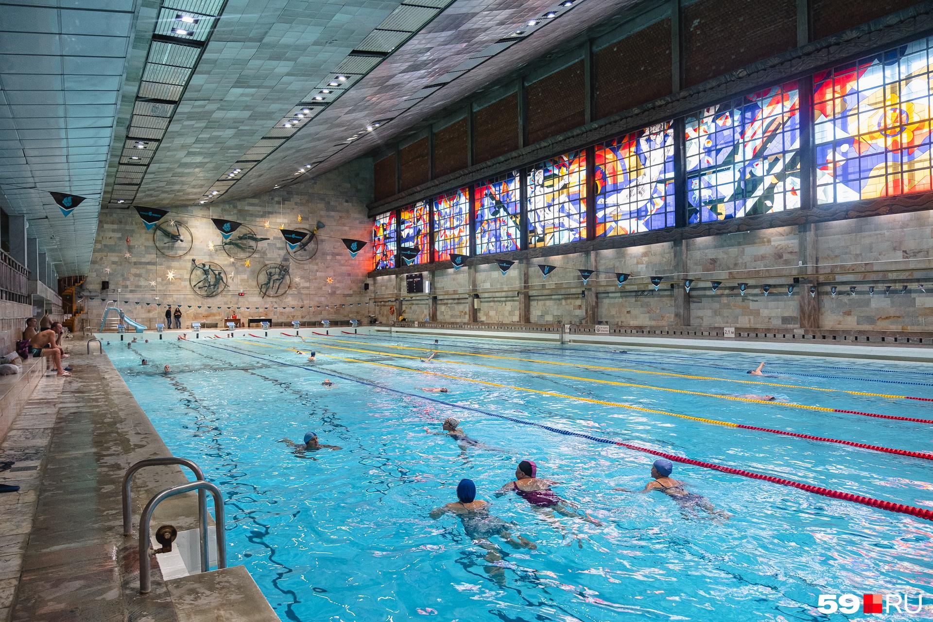 В пермском бассейне «БМ» в честь Крещения освятили воду