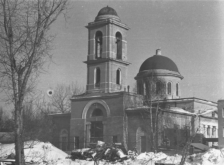 При советской власти здесь производили зонты: как небольшой храм пережил тяжелые годы богоборчества в СССР