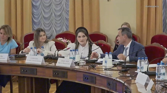 Круглый стол в Госдуме о проблемах женщин | Источник: duma.gov.ru