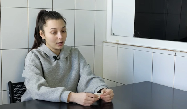 Викторию убедили, что на ее имя набрали кредитов и теперь она должна «помочь полиции» | Источник: Павел Степанов / Youtube